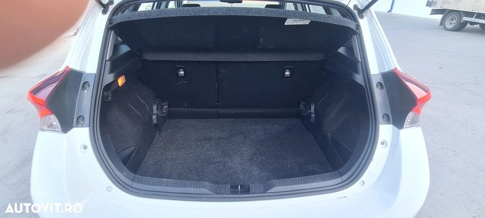 Toyota Auris 1.2 L Turbo Luna - 7