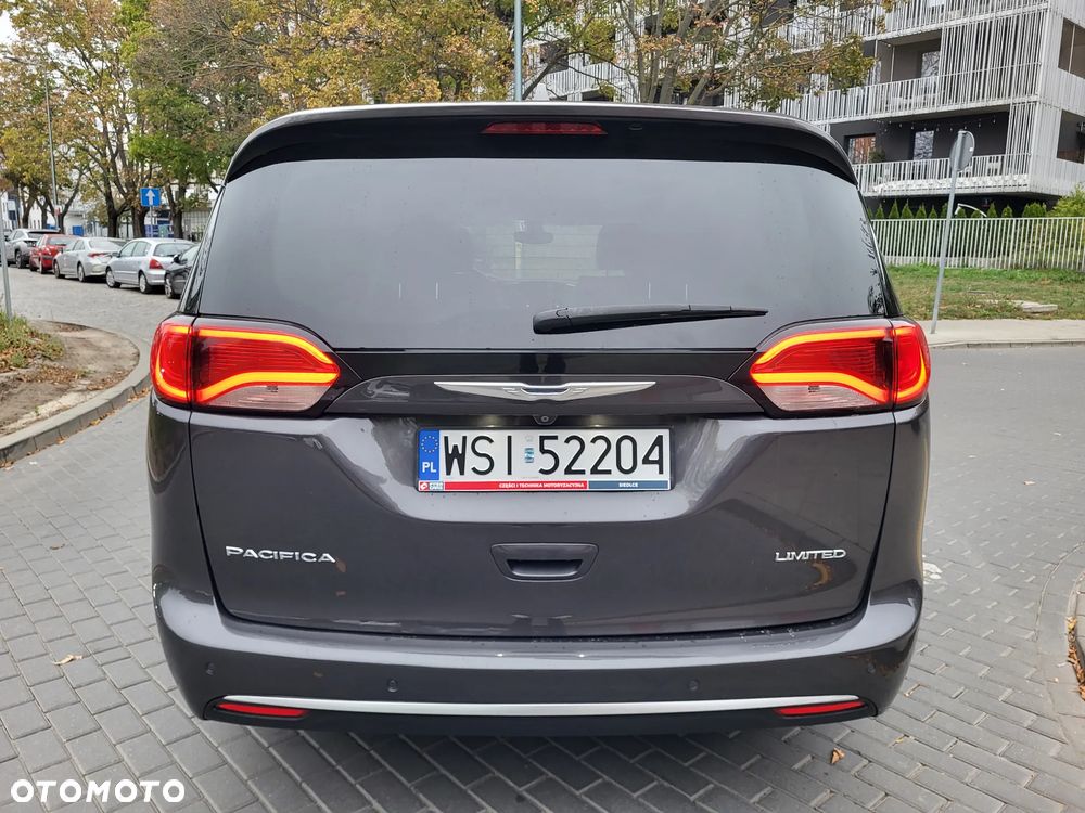Chrysler Pacifica - 25
