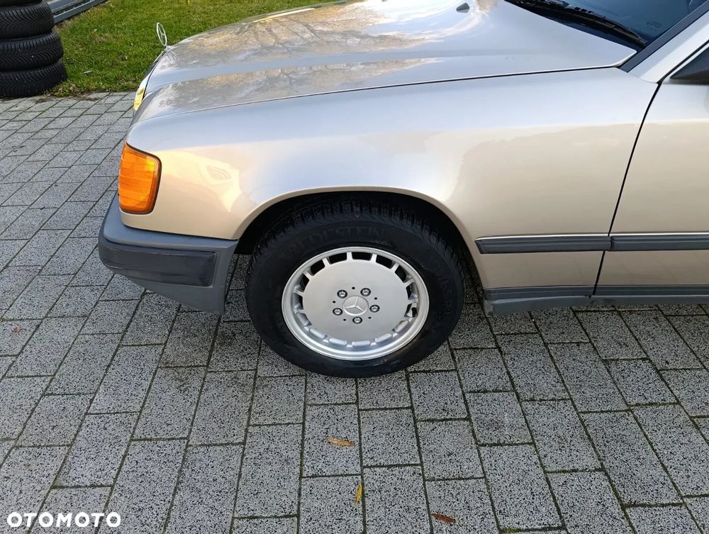 Mercedes-Benz W124 (1984-1993) - 11