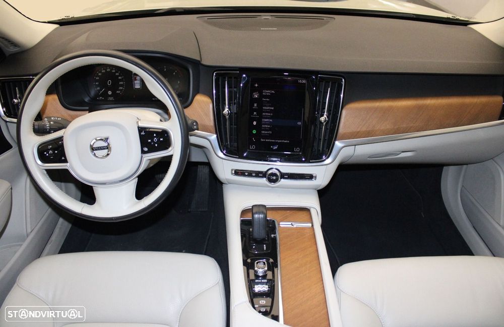 Volvo V90 2.0 B4 Momentum Plus Geartronic - 9