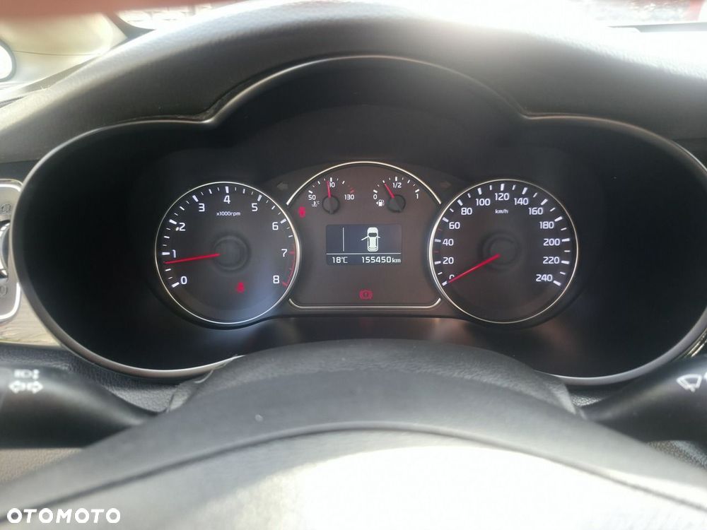 Kia Carens - 22