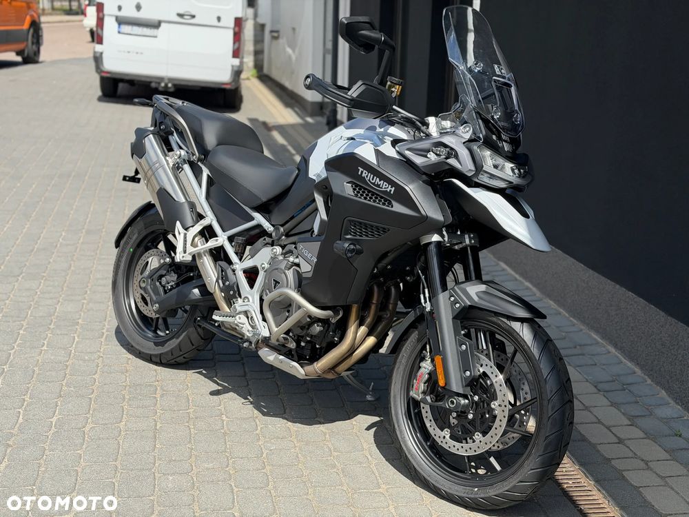 Triumph Tiger - 1