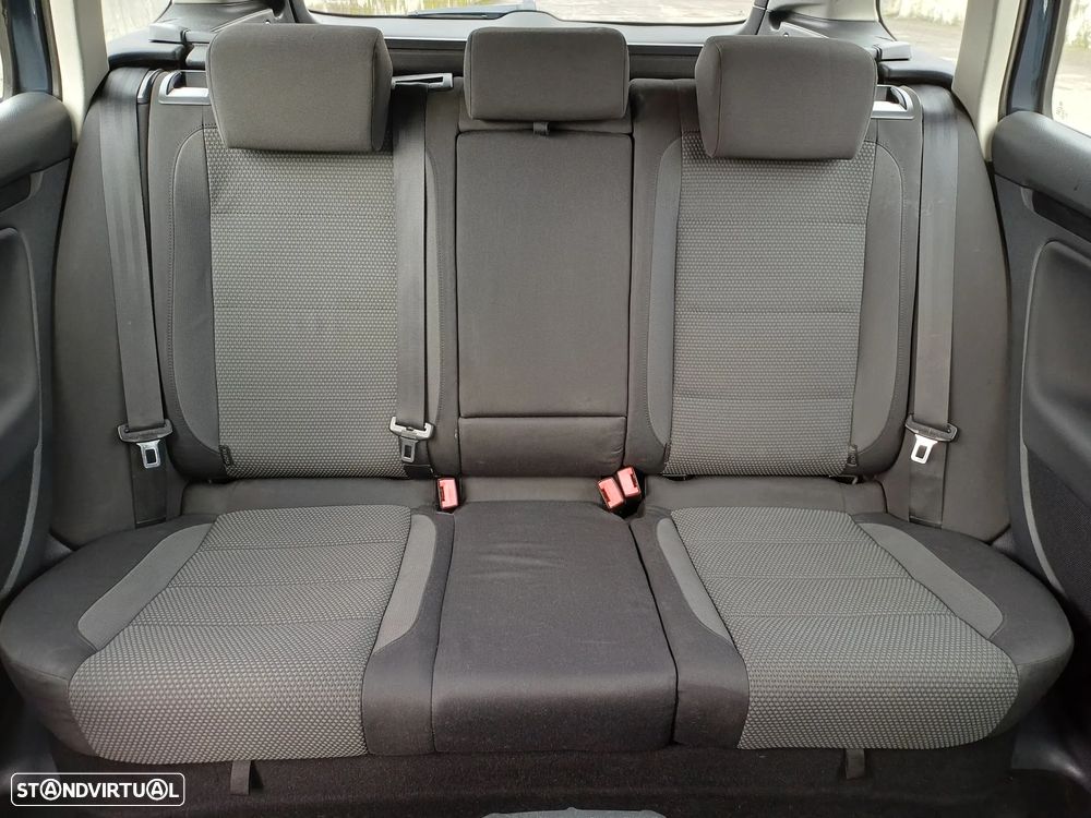 VW Golf Variant 1.6 TDi Confortline - 36