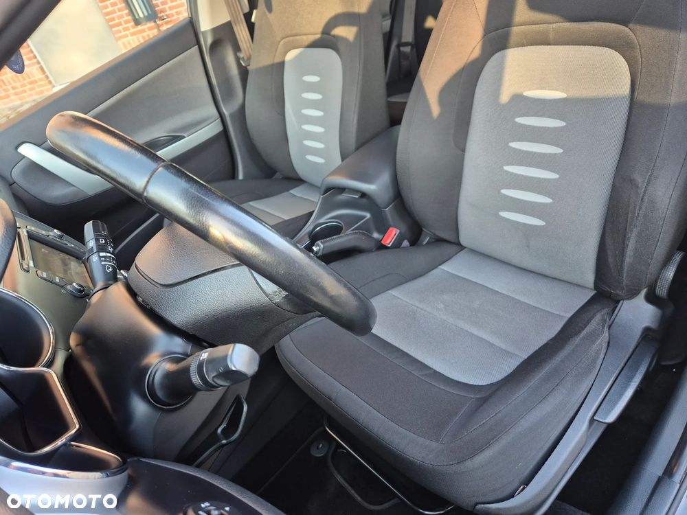 Kia Ceed 1.6 GDI Dream-Team Edition - 13