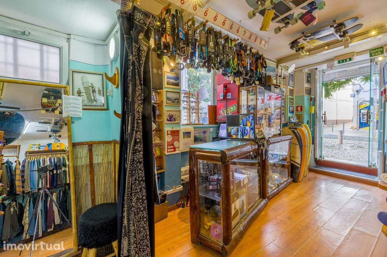 LOJA PARA VENDA COM 2 PISOS NO CORAÇÃO DO CENTRO HISTÓRICO DE LAGOS - Grande imagem: 2/9