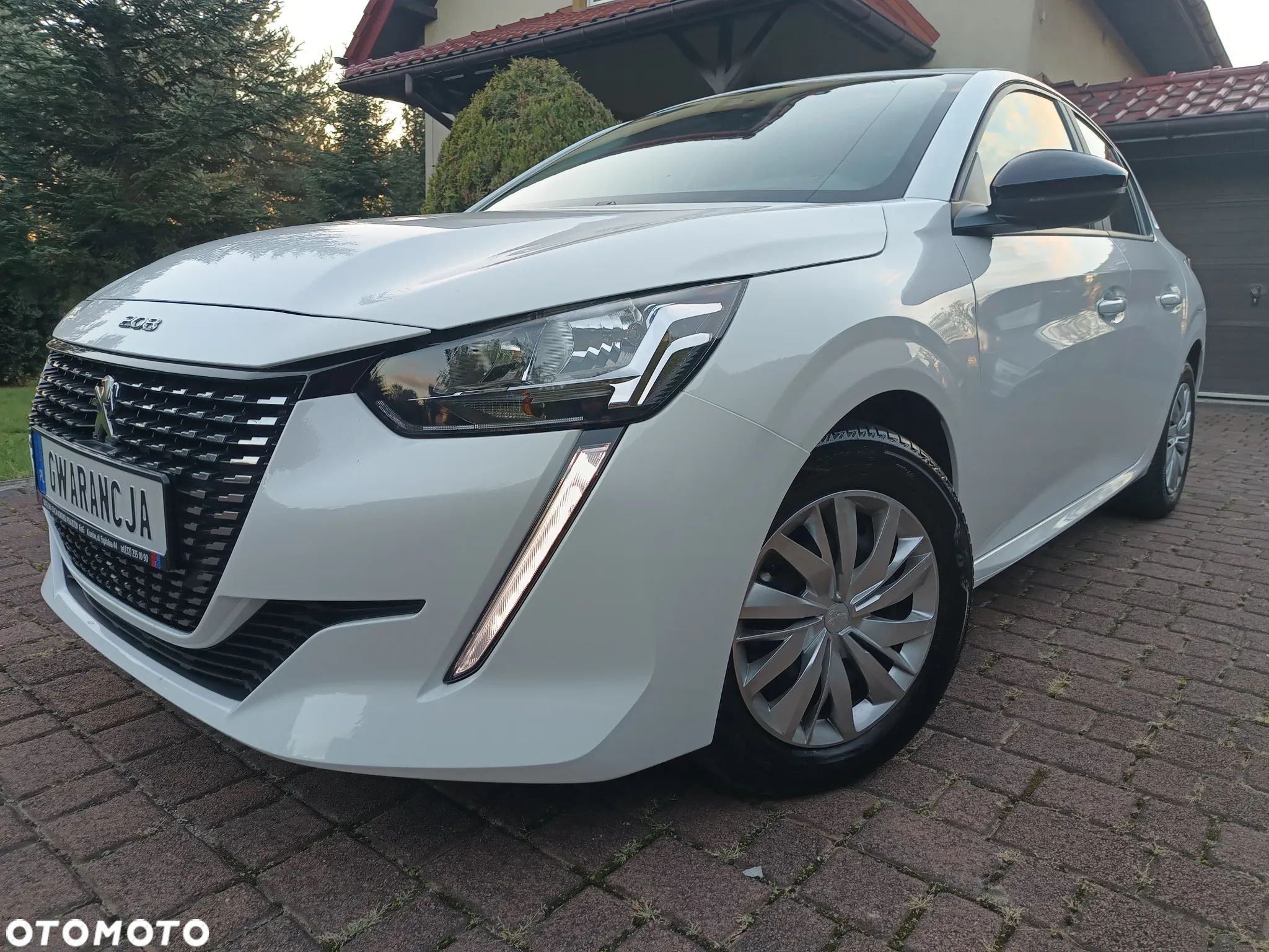 Peugeot 208 - 1