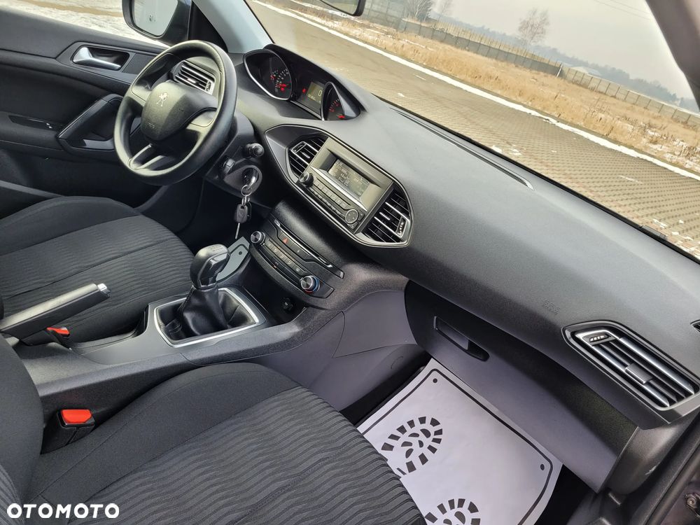 Peugeot 308 1.6 HDi Presence - 17