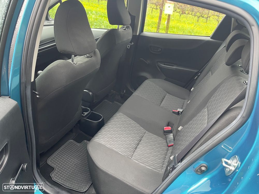 Toyota Yaris 1.0 VVT-i Comfort+P.Style - 9
