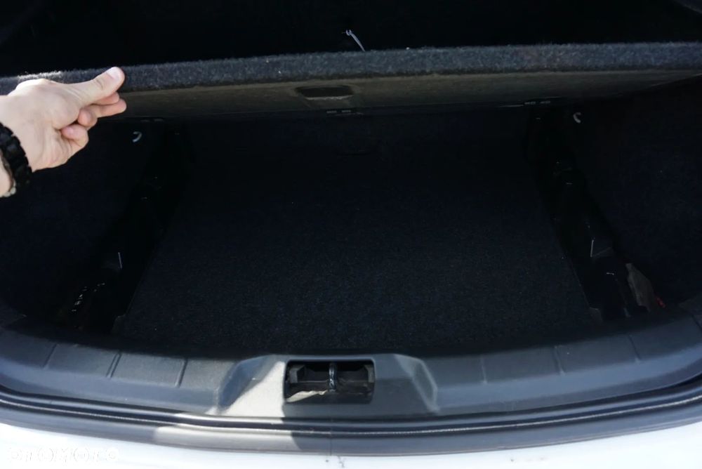 Volvo V40 D2 Base - 22