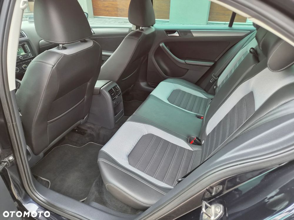 Volkswagen Jetta - 18