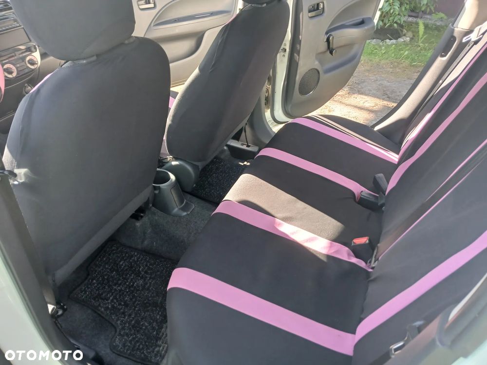 Mitsubishi Space Star - 12