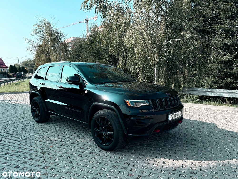 Jeep Grand Cherokee - 1