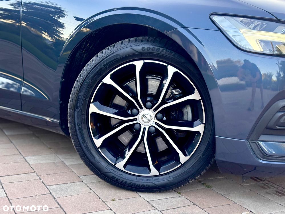 Volvo V60 B3 B DKG Momentum Pro - 13