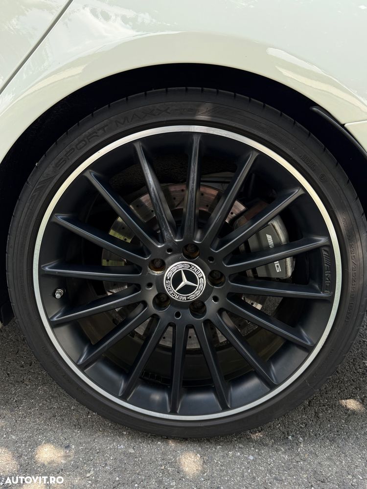 Mercedes-Benz CLA 45 AMG - 9