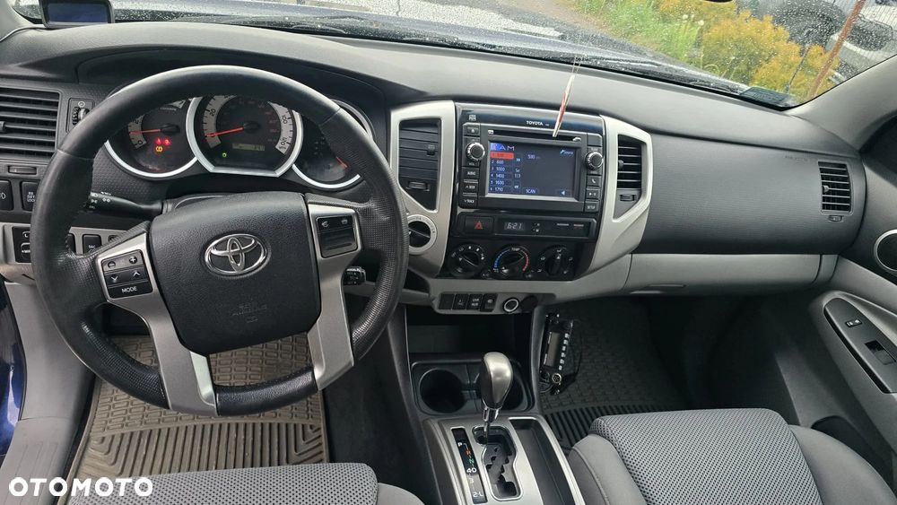 Toyota Tacoma - 6