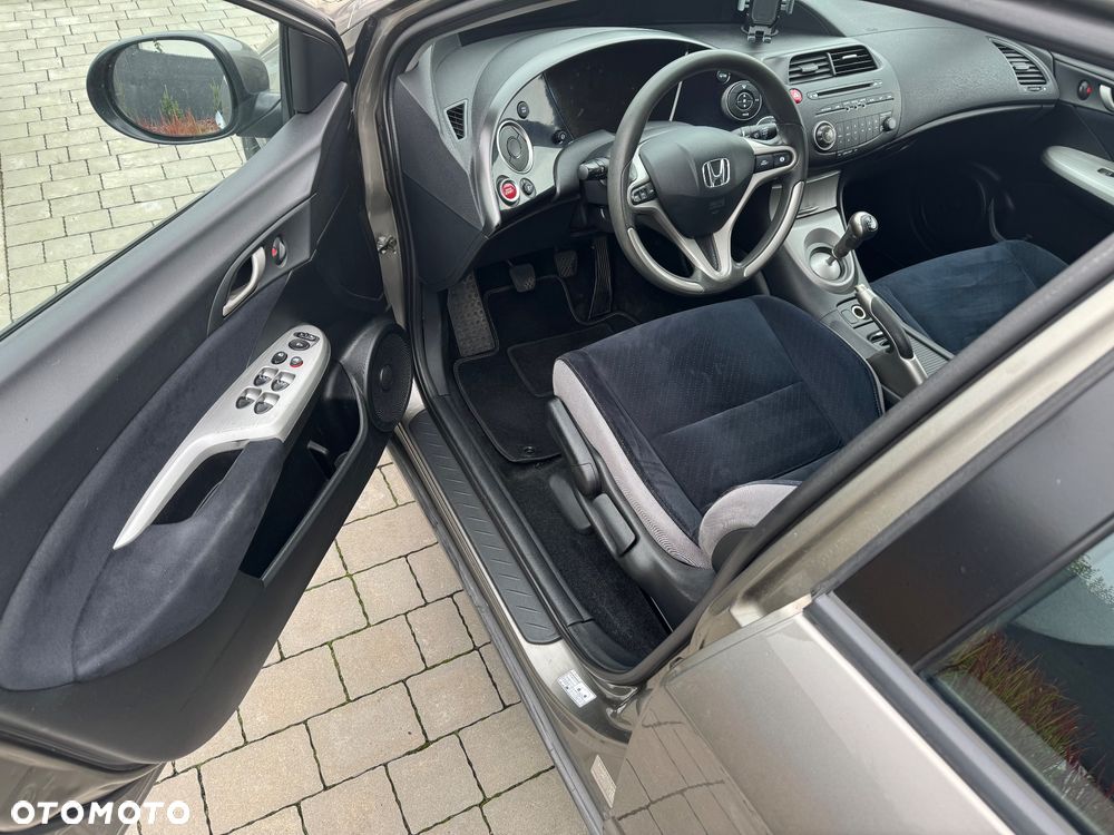 Honda Civic 1.4i-DSi - 9