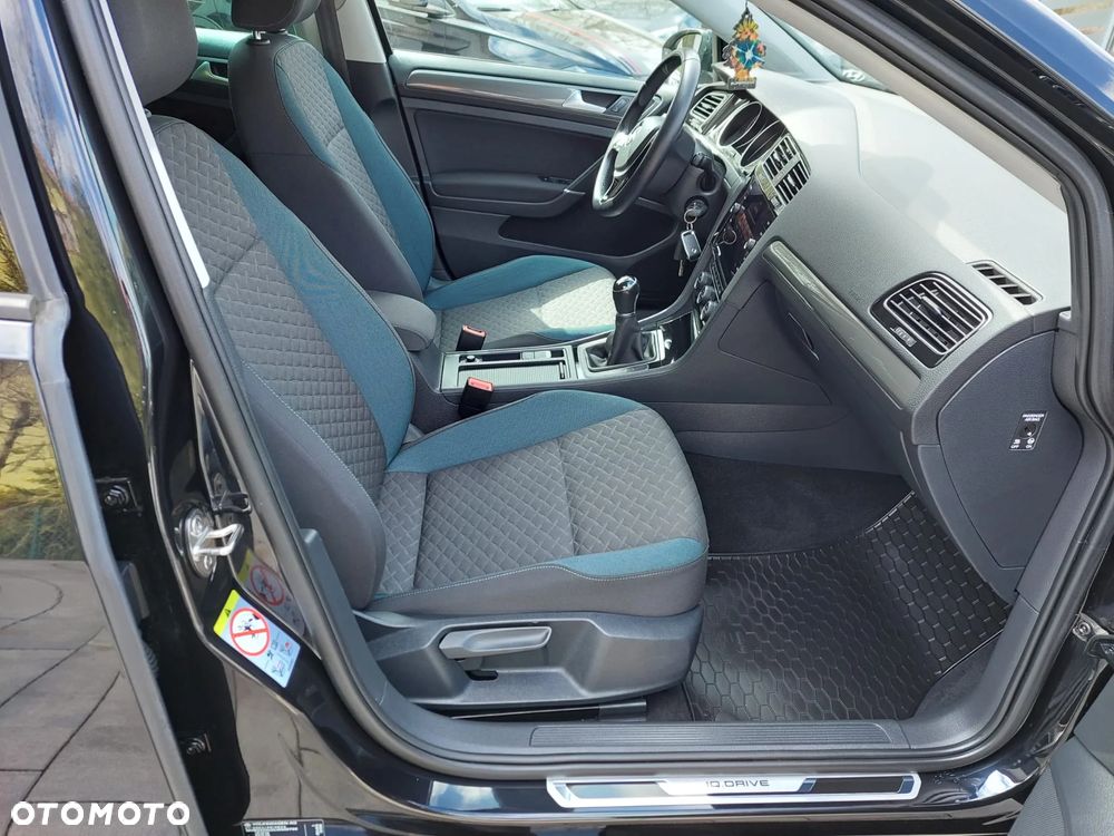 Volkswagen Golf 1.5 TSI ACT OPF IQ.DRIVE - 27