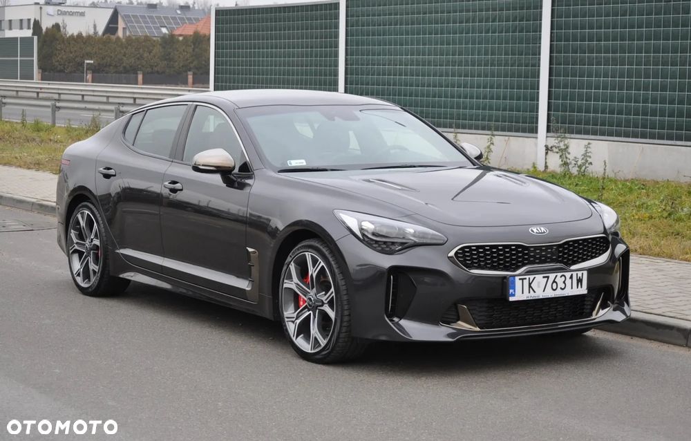 Kia Stinger - 2