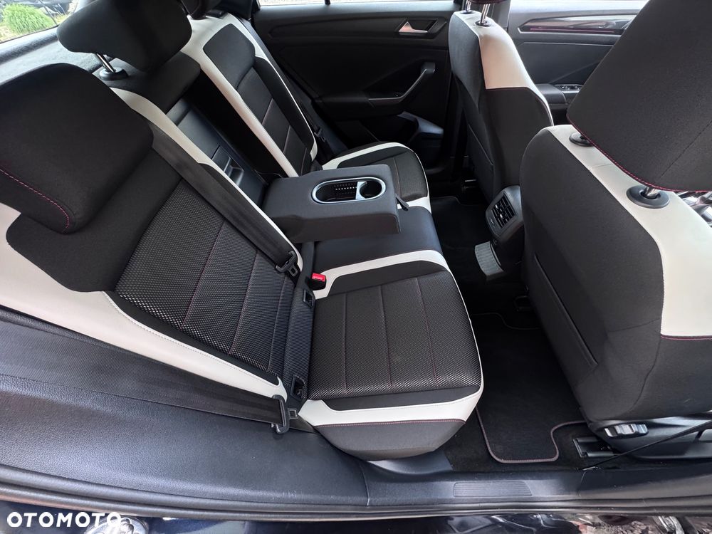 Volkswagen T-Roc 2.0 TDI SCR DSG Sport - 14