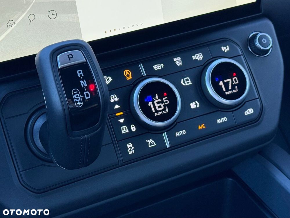Land Rover Defender - 23