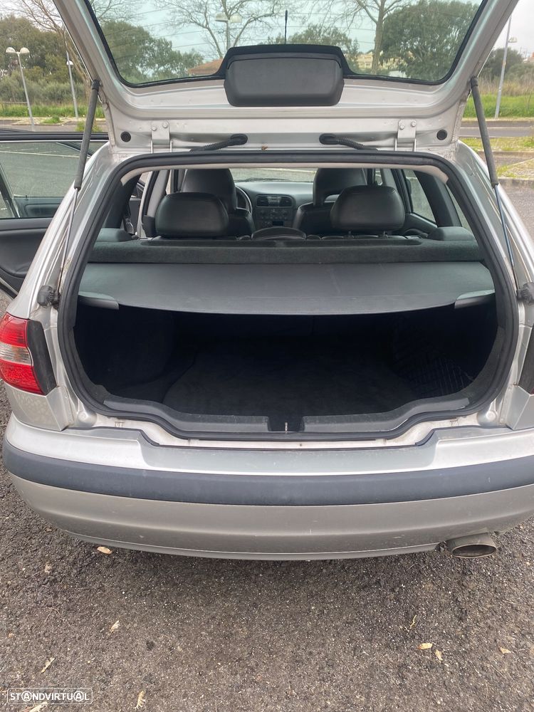 Volvo V40 Cross Country - 10