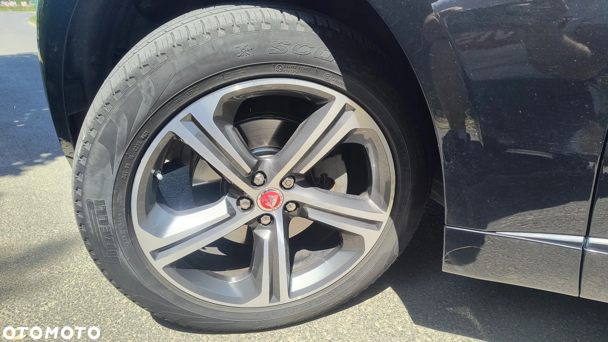 Jaguar F-Pace 20d AWD R-Sport - 33