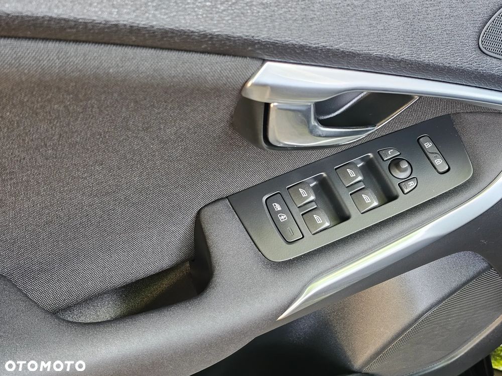 Volvo V40 T2 Linje You - 17