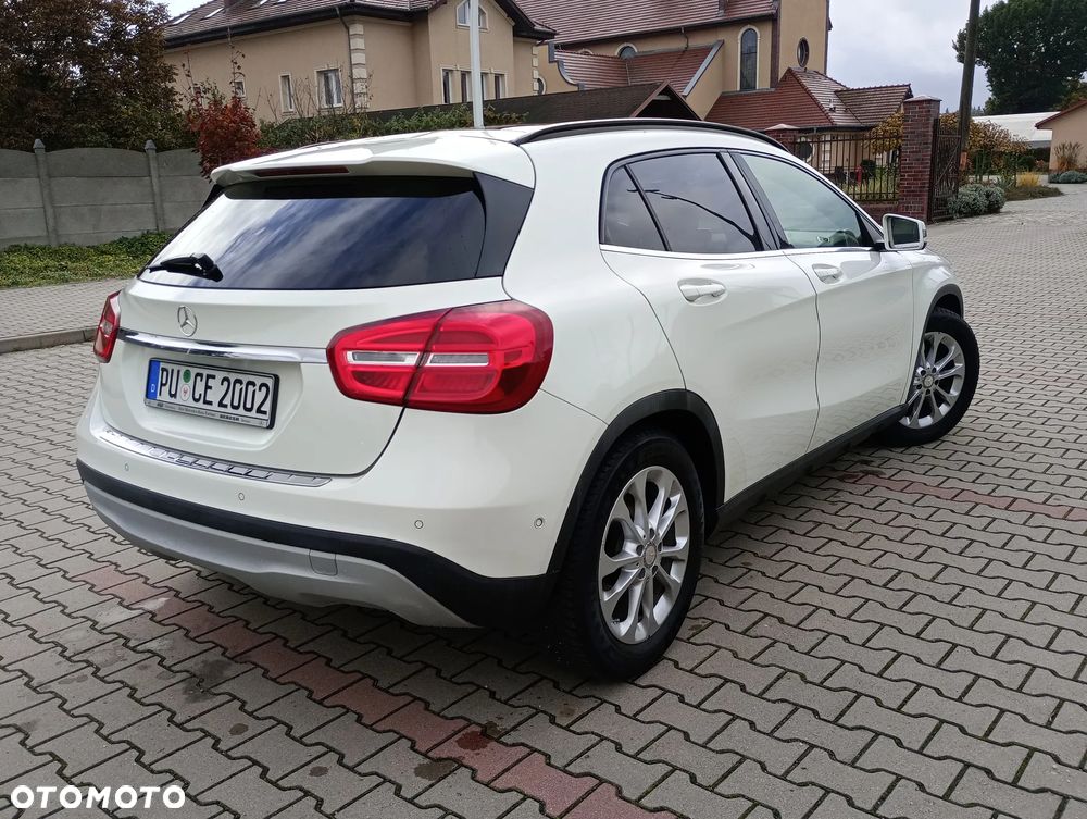 Mercedes-Benz GLA 200 UrbanStyle Edition - 6