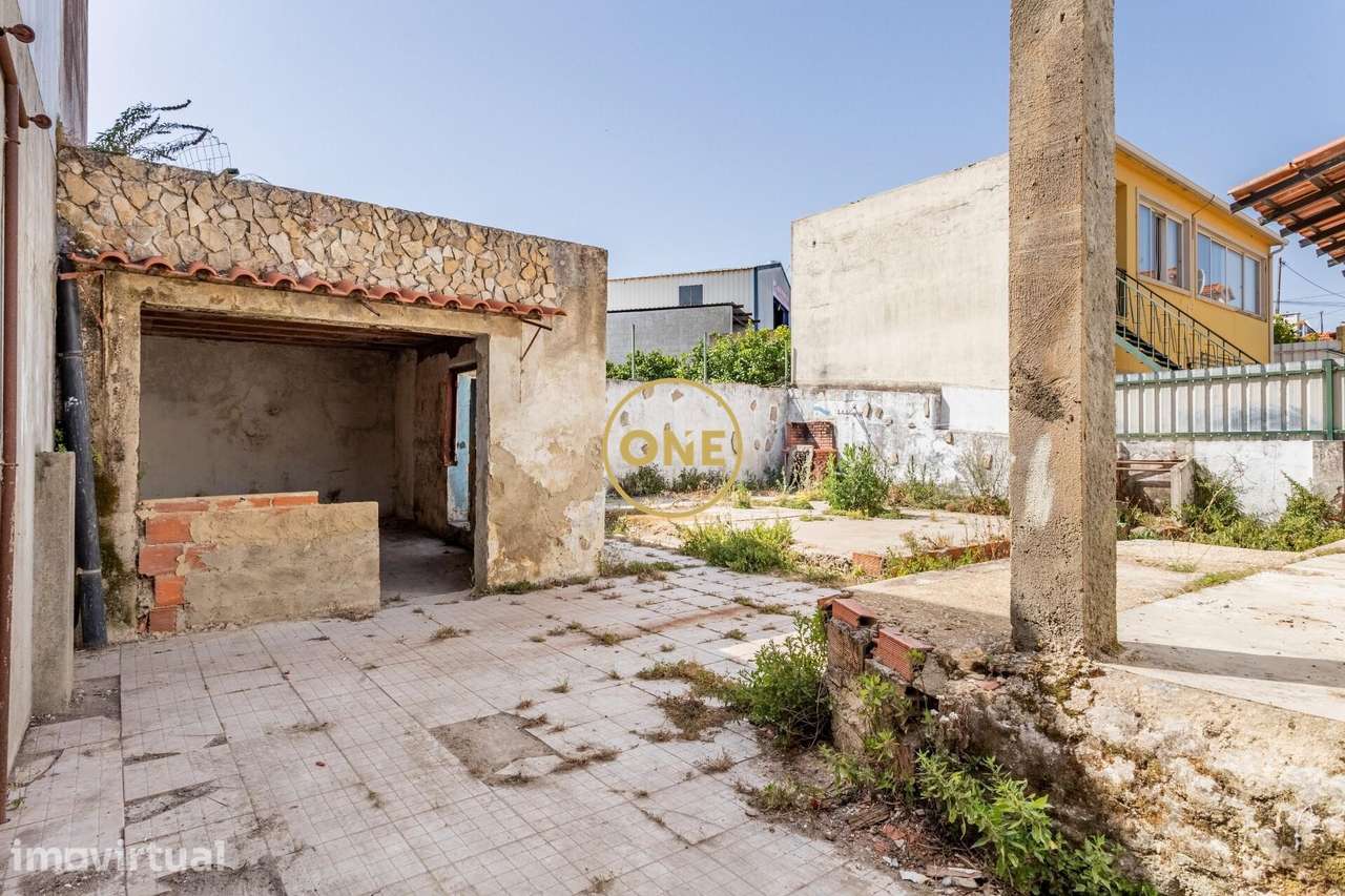 Moradia T3 para recuperação em Guerreiros, Loures — lote de 360 m2 - Grande imagem: 5/22