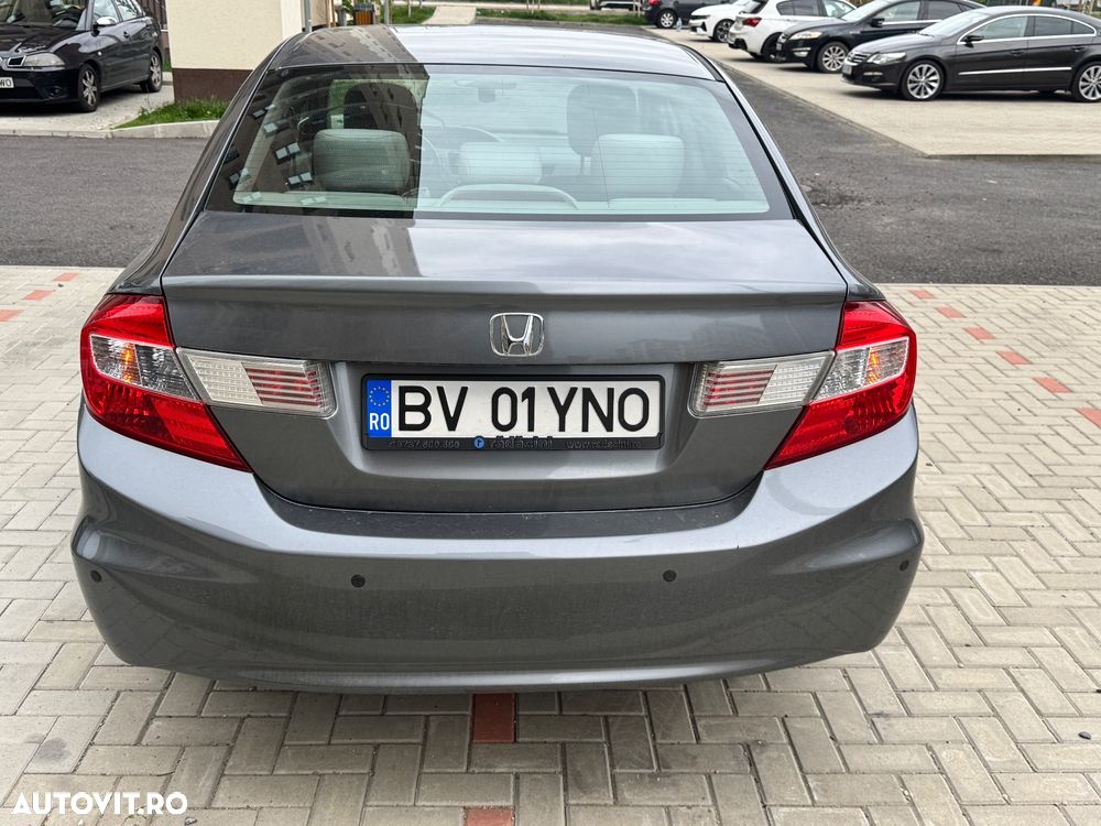 Honda Civic 1.8 i-VTEC MT Elegance Winter Pack - 14