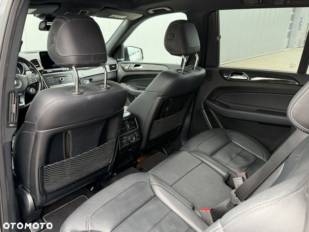 Mercedes-Benz GLS - 18