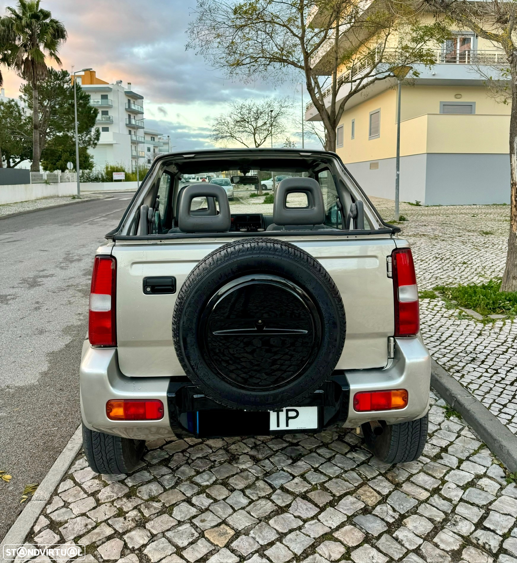 Suzuki Jimny - 10