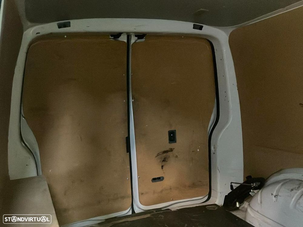 VW Transporter Furgão 2.0Tdi 110Cv - 17