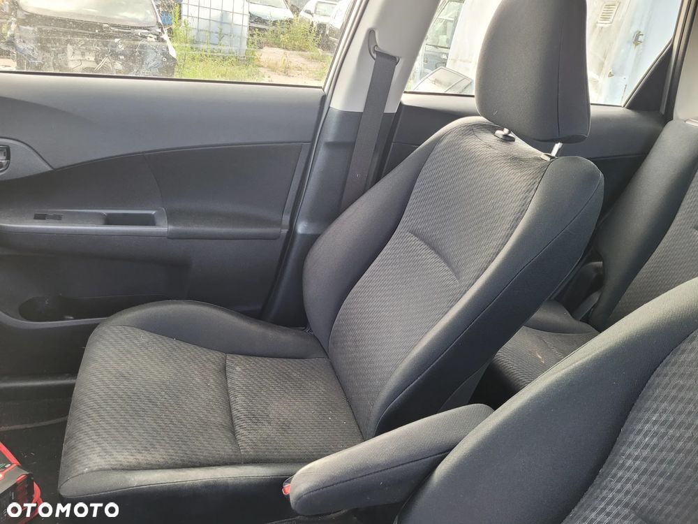 Fotel kierowcy pasażera kanapa Toyota Verso S 2011-2015r - 4