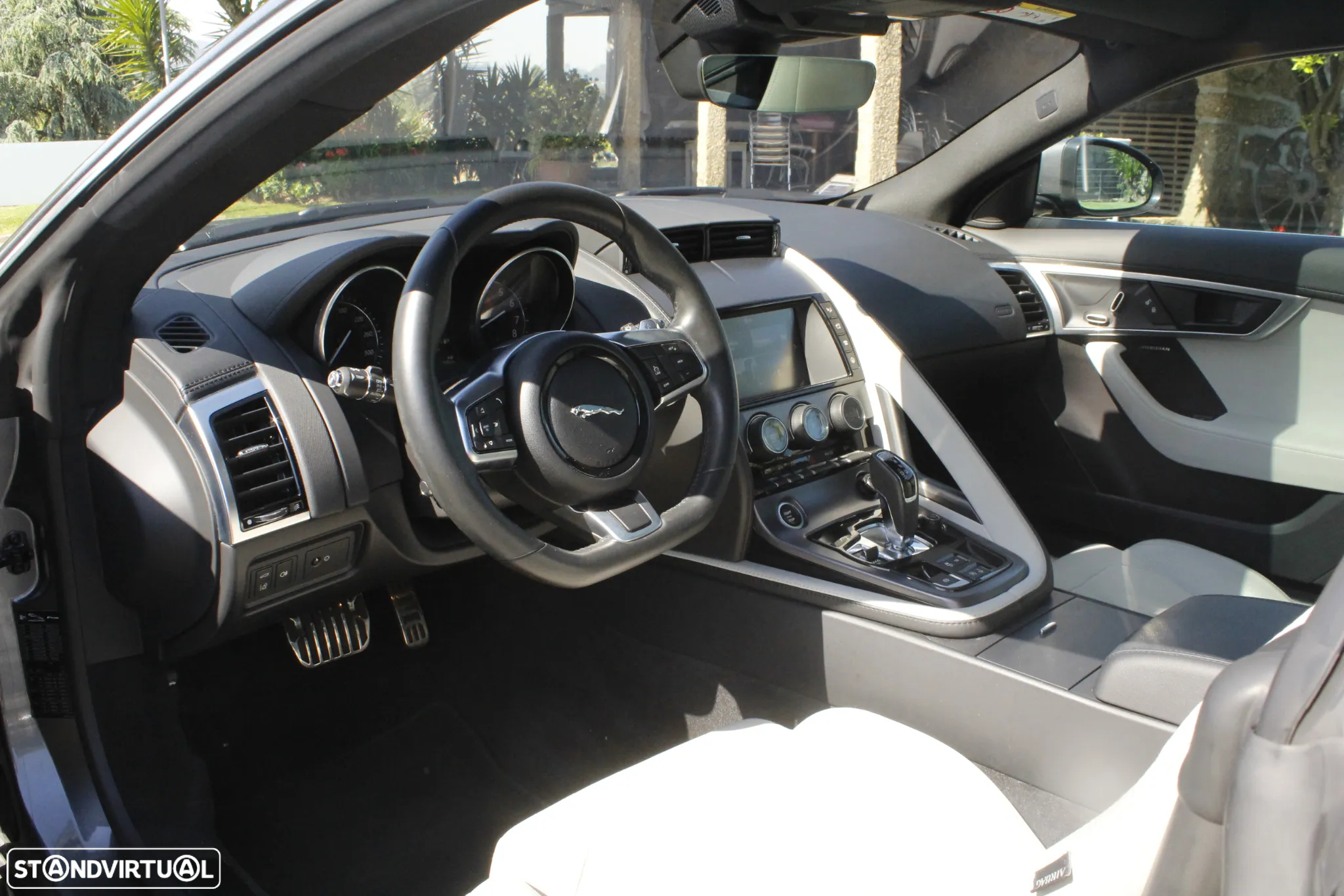 Jaguar F-Type 2.0 i4 R-Dynamic - 28
