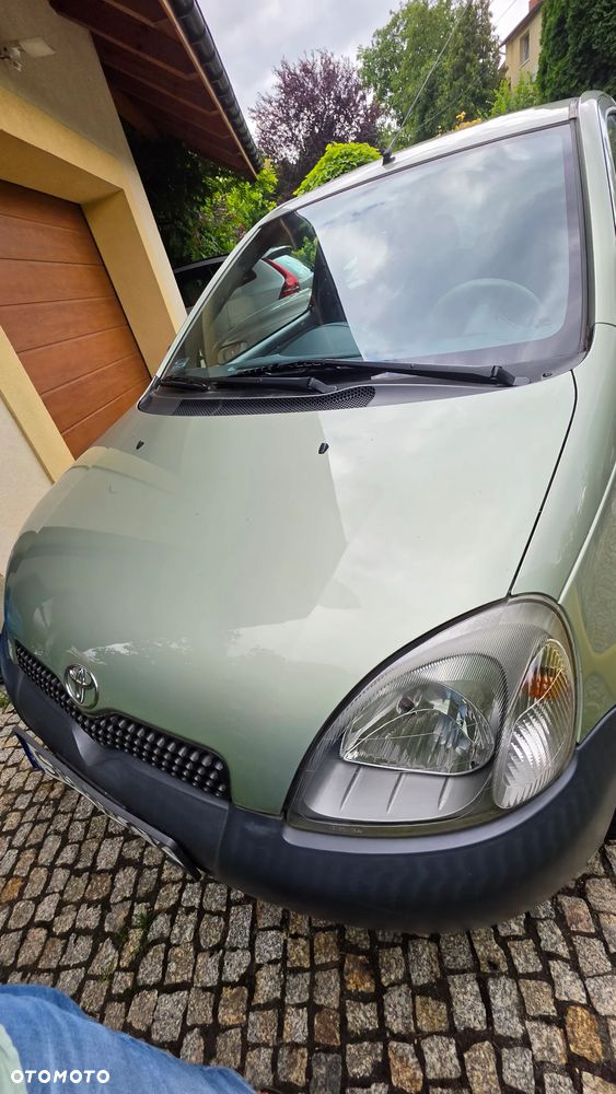 Toyota Yaris 1.0 Base - 4