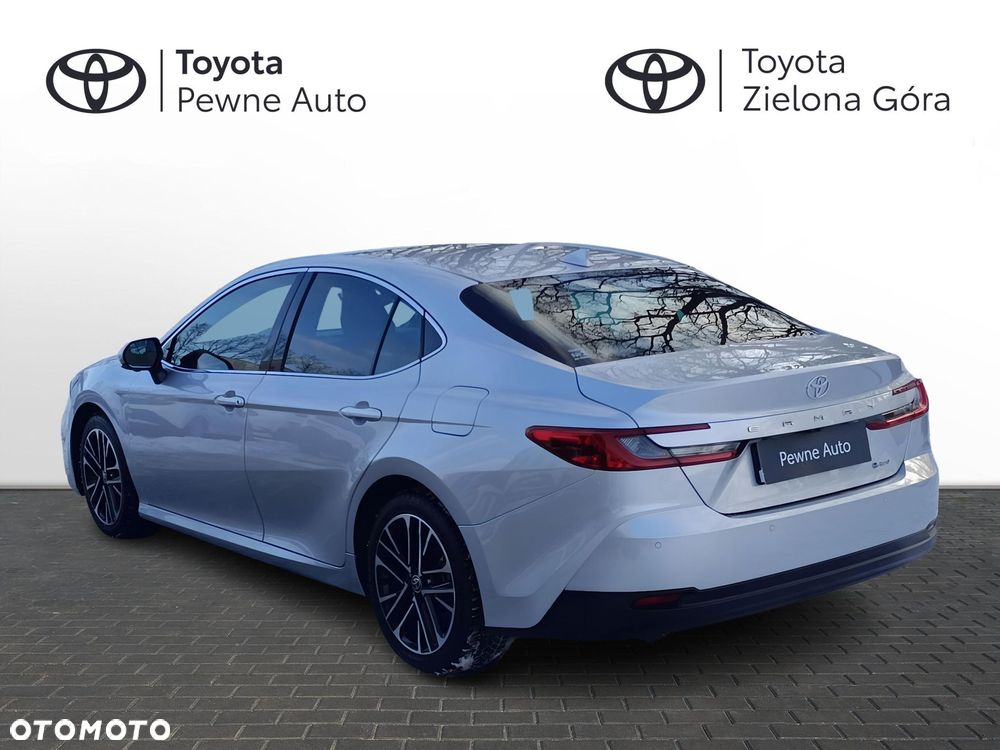 Toyota Camry - 4