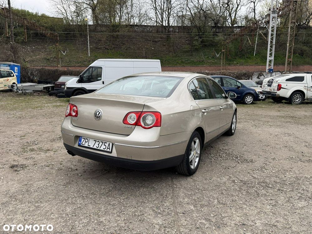 Volkswagen Passat 2.0 FSI Automatik Comfortline - 3