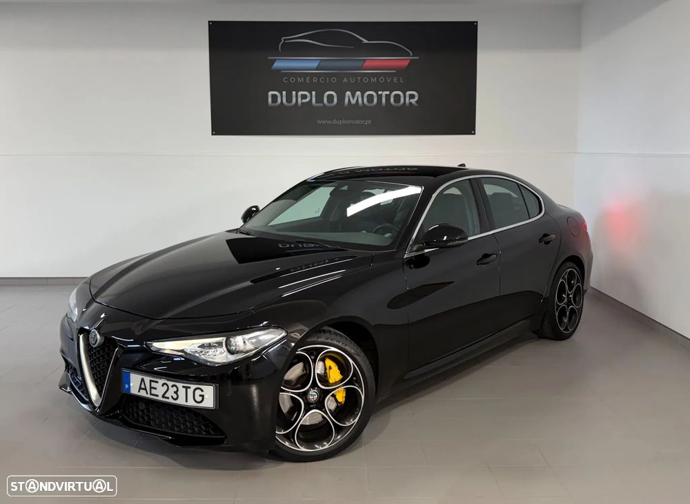 Alfa Romeo Giulia 2.2 AT8 Super - 2