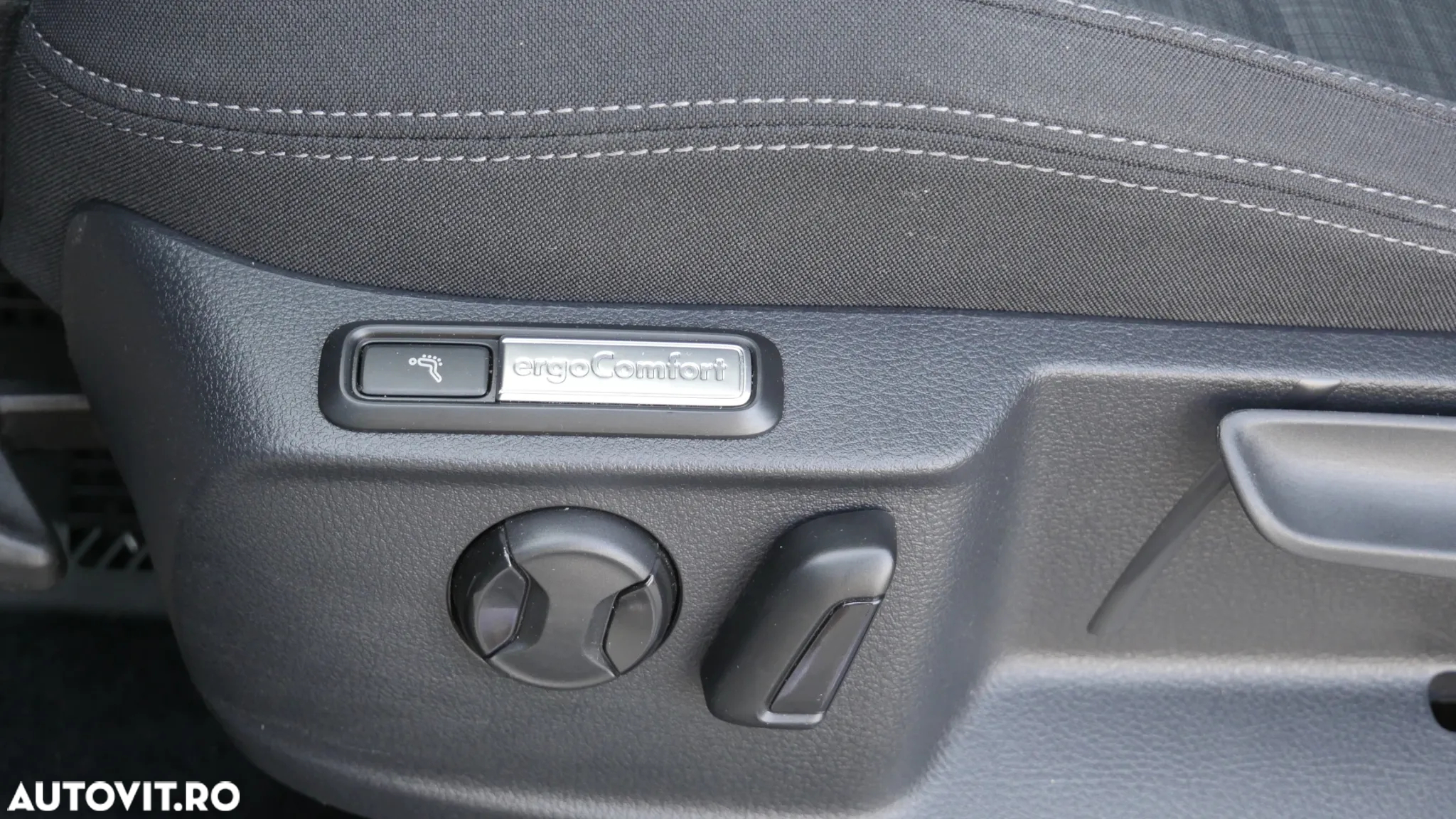 Volkswagen Passat Variant 2.0 TDI SCR DSG Business - 5