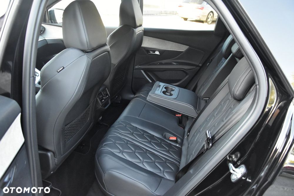 Peugeot 3008 1.6 PureTech HYbrid GT Line S&S EAT8 - 23