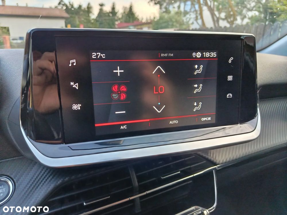 Peugeot 208 TURBO 100 Allure - 20