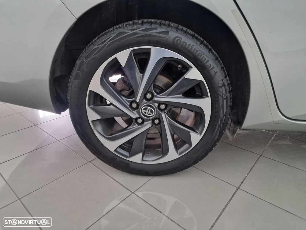 Toyota Auris Touring Sports - 21
