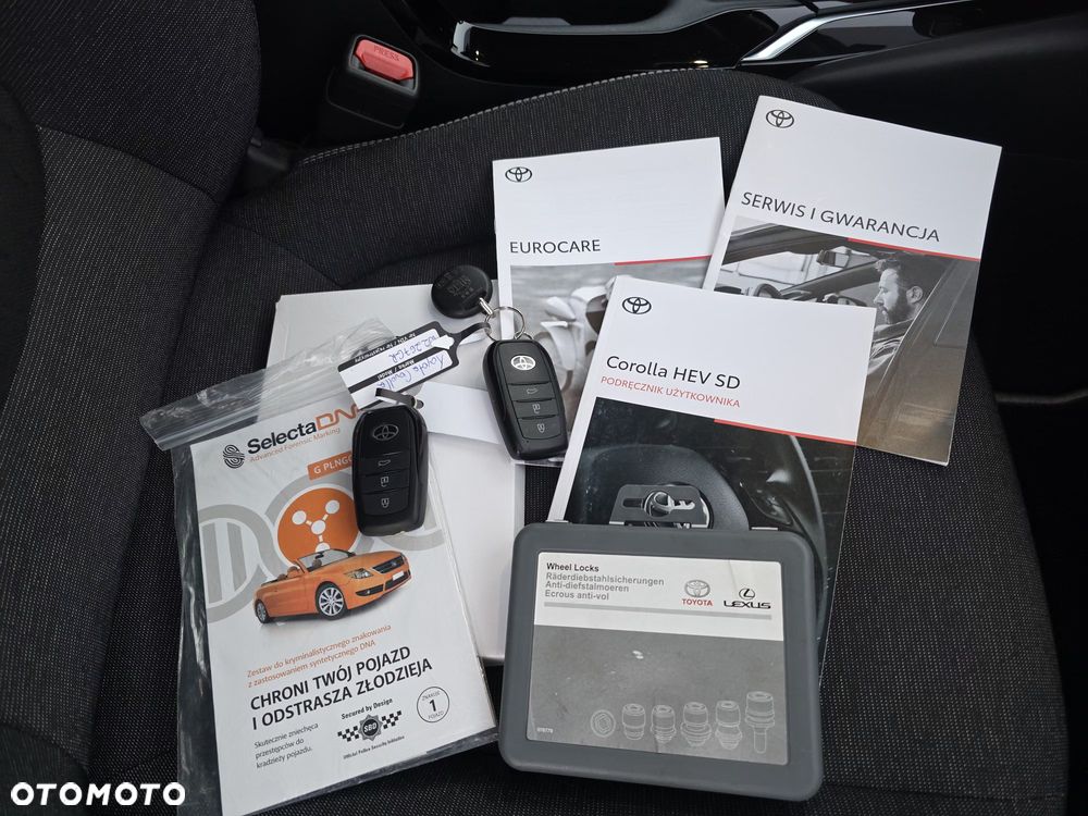 Toyota Corolla 1.8 Hybrid Style - 37
