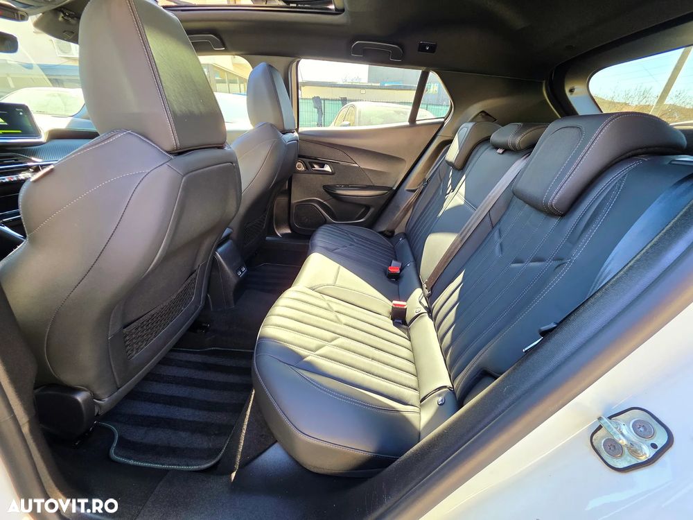 Peugeot 2008 PureTech 155 EAT8 GT - 17