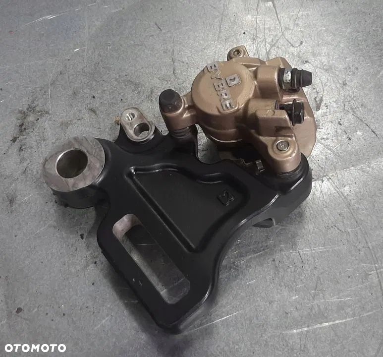 BMW G 310 R abs 17r zacisk hamulcowy tył mocowanie - 1
