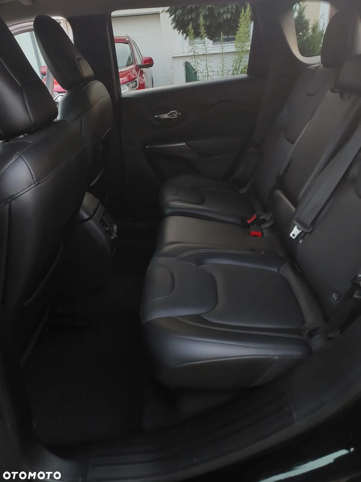 Jeep Cherokee - 8