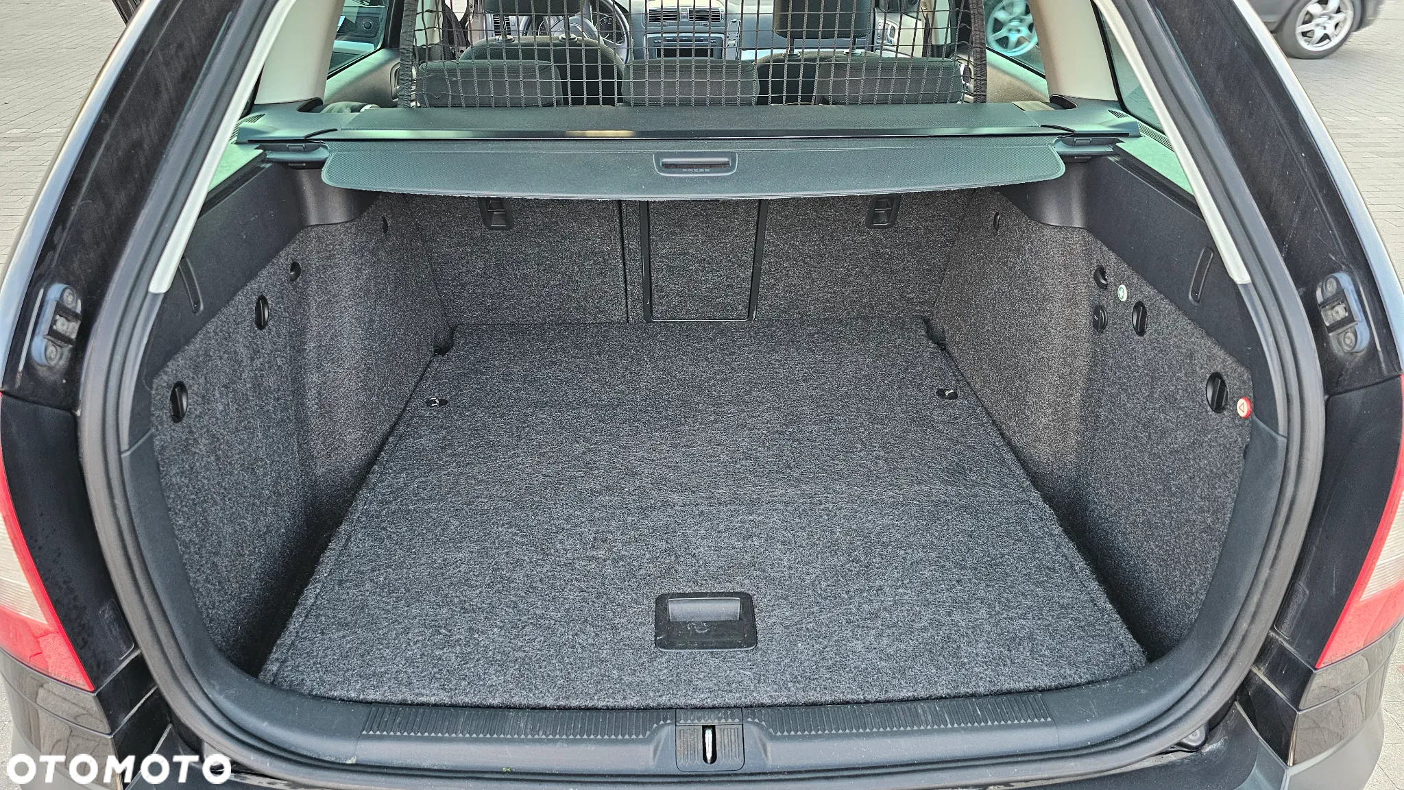 Skoda Octavia Combi 2.0 TDI DPF 4x4 Scout - 14