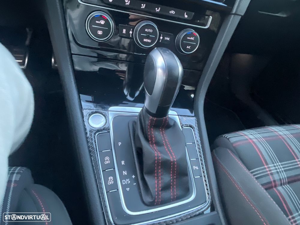 VW Golf 2.0 TSI GTi TCR DSG - 18