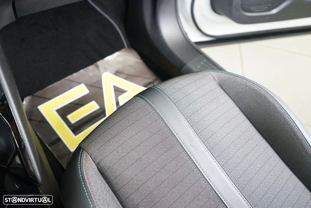 Peugeot 2008 1.2 PureTech Allure Pack EAT8 - 38